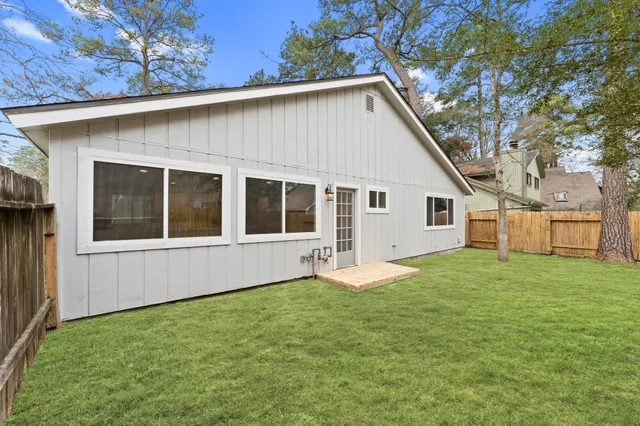 $2,900 | 2 Dewthread Court, The Woodlands, TX 77380