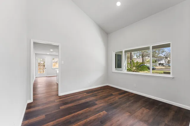 $2,900 | 2 Dewthread Court, The Woodlands, TX 77380