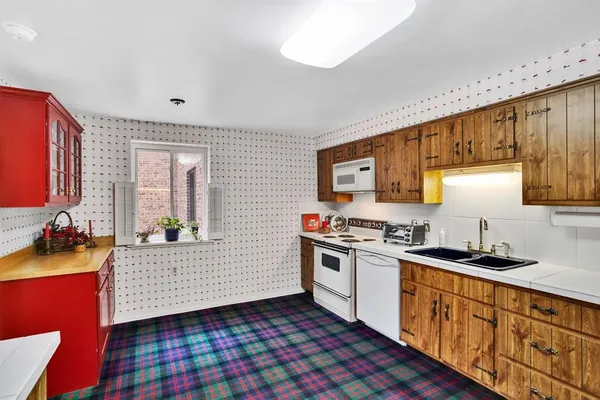 $240,000 | 3 Alta Vita Drive, Unit 608, Greensburg, PA 15601