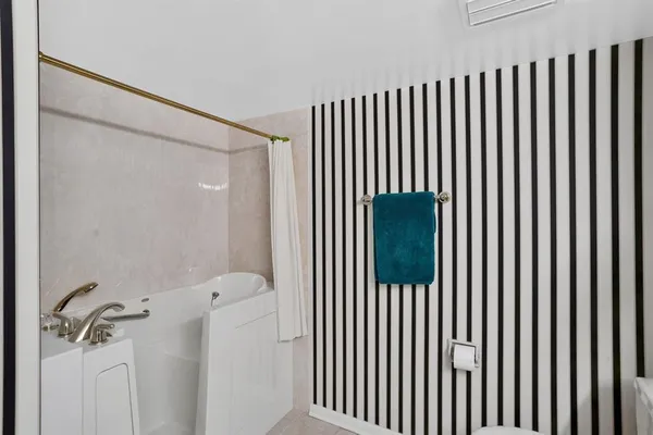 $240,000 | 3 Alta Vita Drive, Unit 608, Greensburg, PA 15601