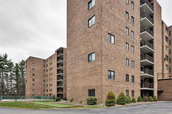 $240,000 | 3 Alta Vita Drive, Unit 608, Greensburg, PA 15601