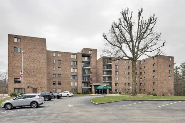 $240,000 | 3 Alta Vita Drive, Unit 608, Greensburg, PA 15601