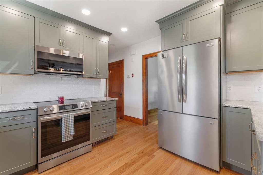 5 Bates Street Mendon, MA 01756 - Photo 11 of 37