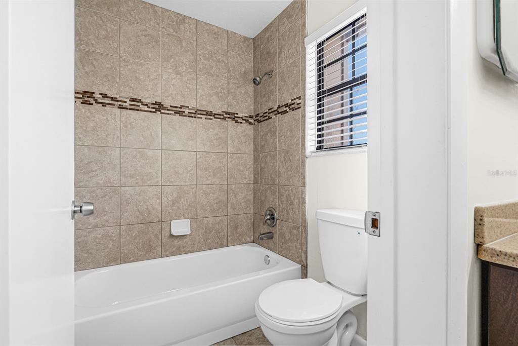 5528 Southwest 4th Place, Unit 5528 Gainesville, FL 32607 - Photo 17 of 24