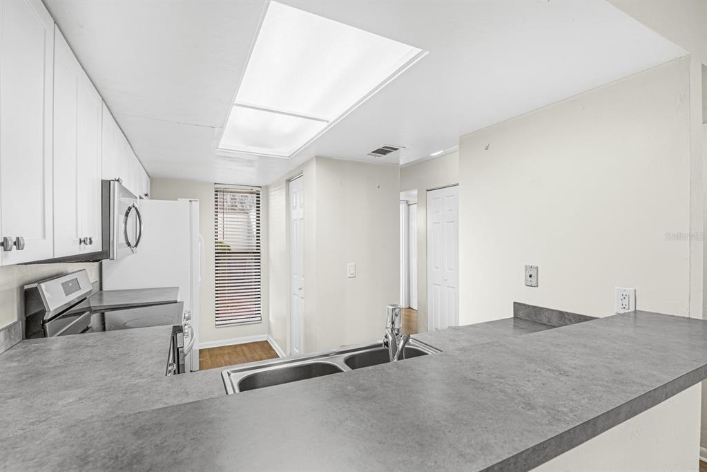 5528 Southwest 4th Place, Unit 5528 Gainesville, FL 32607 - Photo 6 of 24