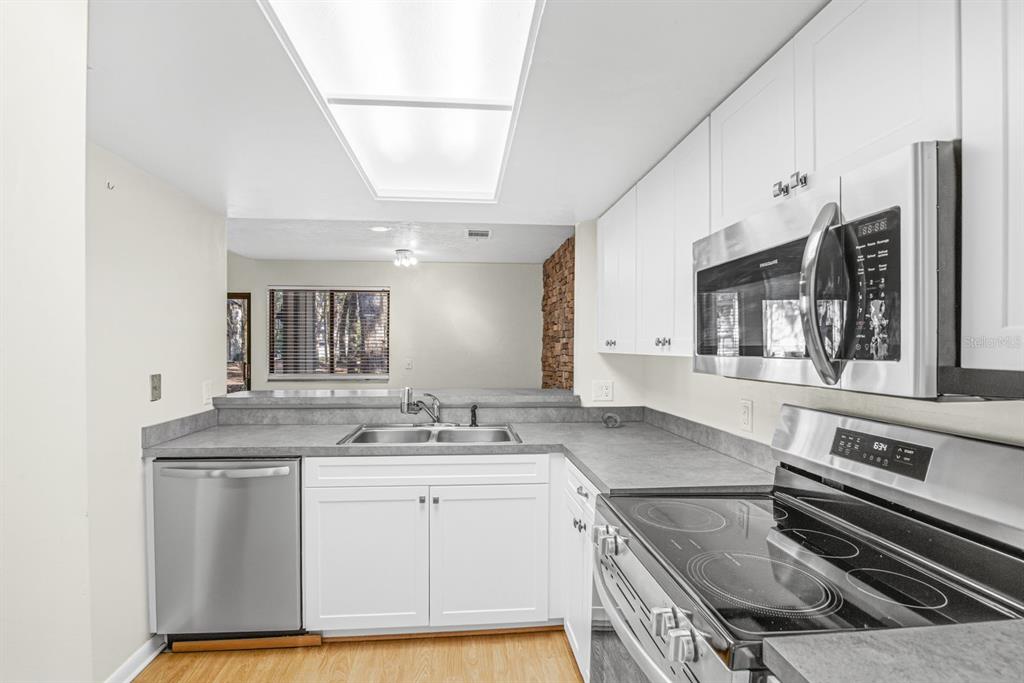 5528 Southwest 4th Place, Unit 5528 Gainesville, FL 32607 - Photo 7 of 24