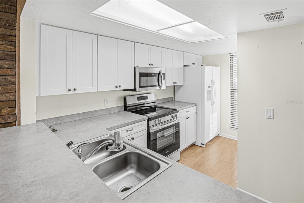 5528 Southwest 4th Place, Unit 5528 Gainesville, FL 32607 - Photo 8 of 24