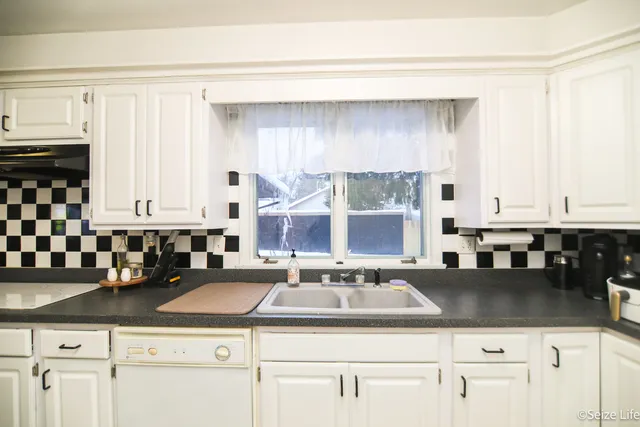 $285,000 | 527 West Madison Street, Belvidere, IL 61008