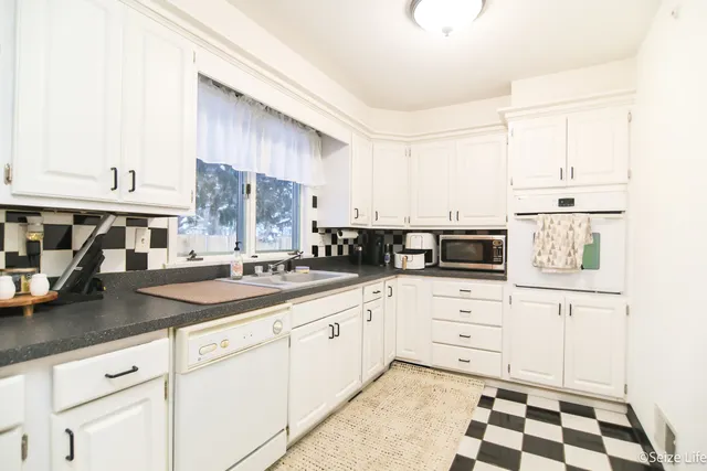 $285,000 | 527 West Madison Street, Belvidere, IL 61008