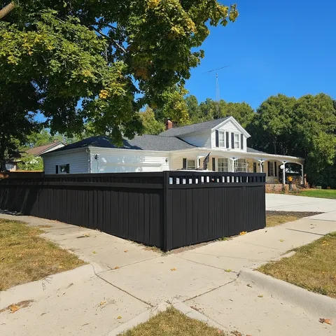 $285,000 | 527 West Madison Street, Belvidere, IL 61008