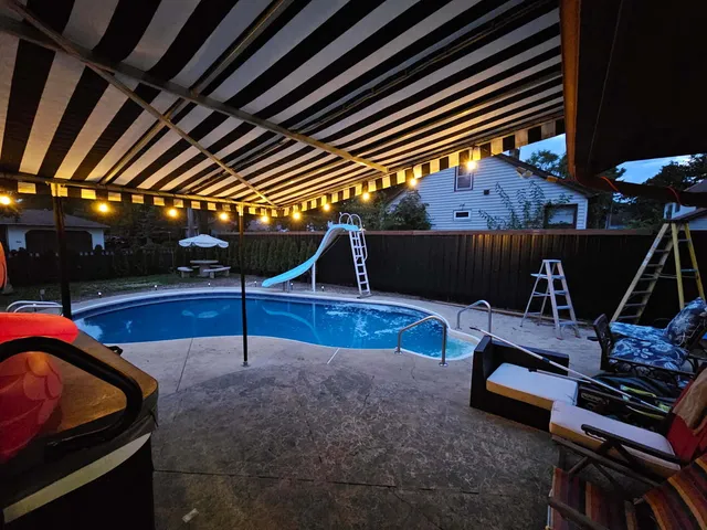 $295,000 | 527 West Madison Street, Belvidere, IL 61008