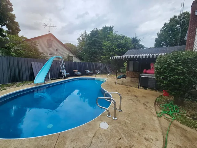 $285,000 | 527 West Madison Street, Belvidere, IL 61008