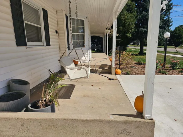 $295,000 | 527 West Madison Street, Belvidere, IL 61008