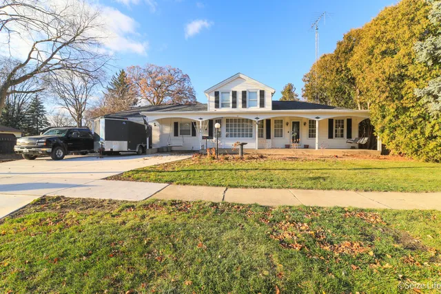 $295,000 | 527 West Madison Street, Belvidere, IL 61008