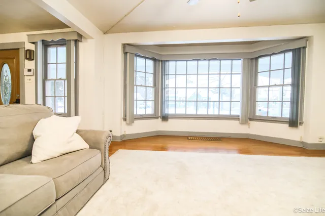 $295,000 | 527 West Madison Street, Belvidere, IL 61008