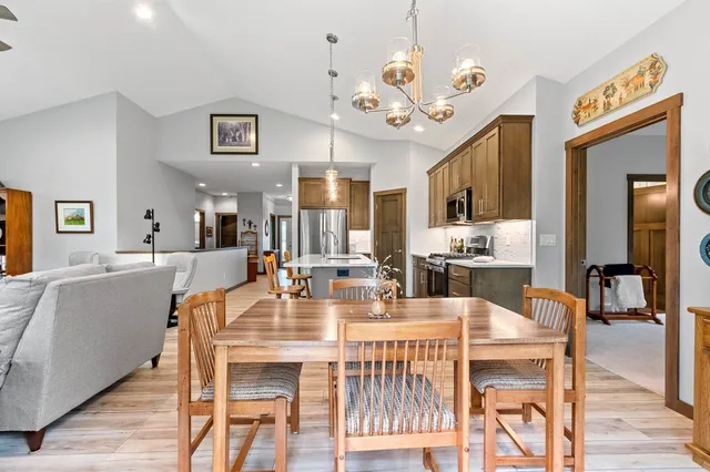 $469,900 | 2592 Farmington Way, Unit 17, Suamico, WI 54313