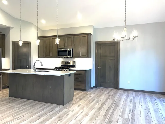 $469,900 | 2592 Farmington Way, Unit 17, Suamico, WI 54313