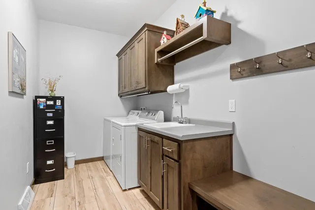 $469,900 | 2592 Farmington Way, Unit 17, Suamico, WI 54313