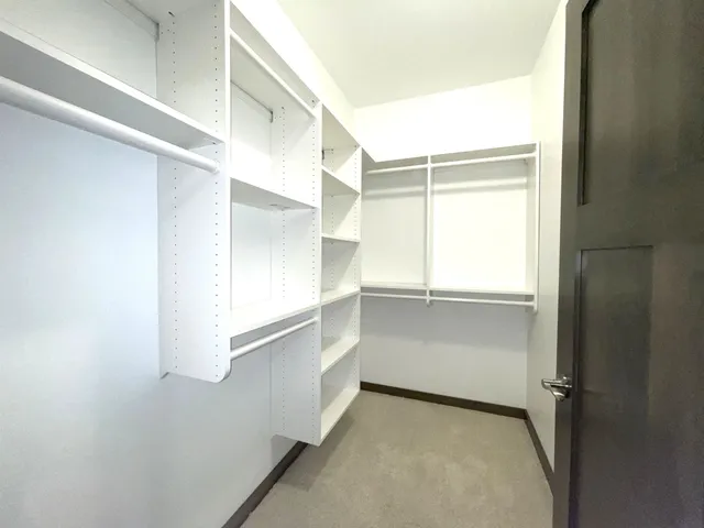 $469,900 | 2592 Farmington Way, Unit 17, Suamico, WI 54313