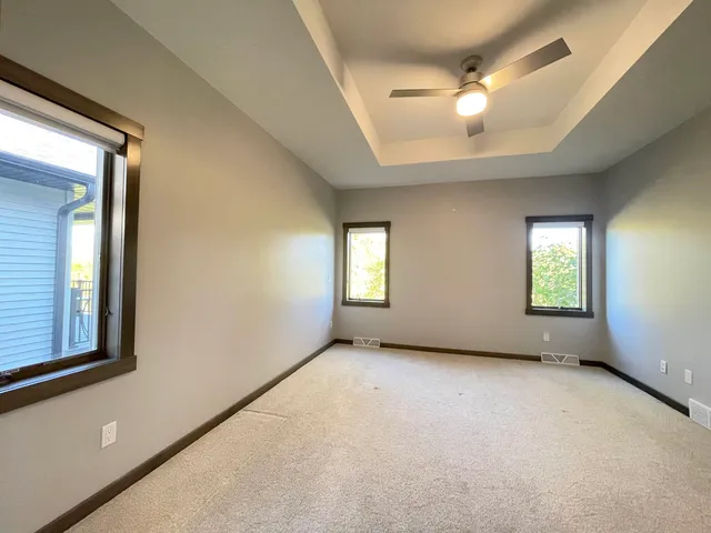 $469,900 | 2592 Farmington Way, Unit 17, Suamico, WI 54313