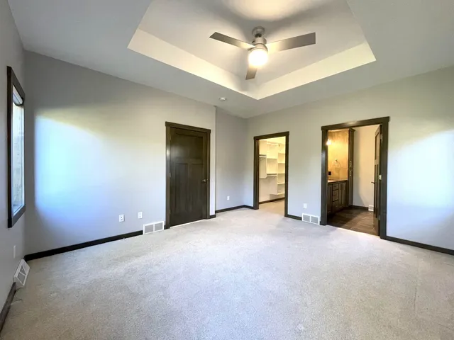 $469,900 | 2592 Farmington Way, Unit 17, Suamico, WI 54313