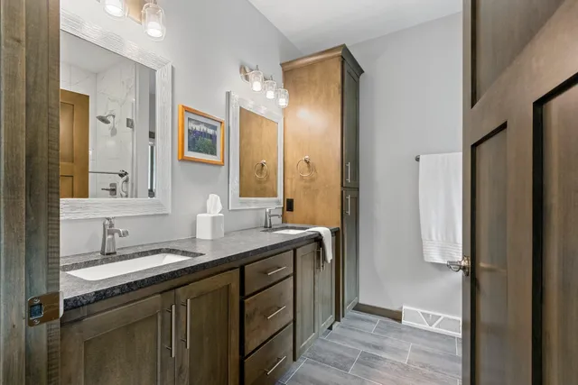 $469,900 | 2592 Farmington Way, Unit 17, Suamico, WI 54313