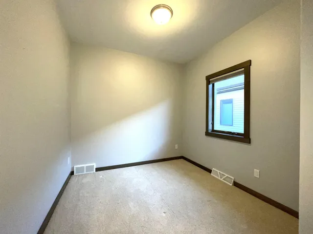 $469,900 | 2592 Farmington Way, Unit 17, Suamico, WI 54313