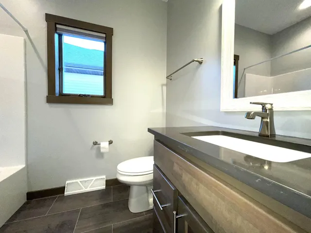 $469,900 | 2592 Farmington Way, Unit 17, Suamico, WI 54313