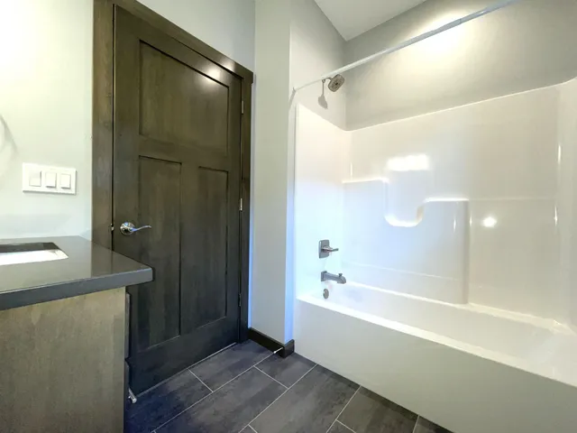 $469,900 | 2592 Farmington Way, Unit 17, Suamico, WI 54313