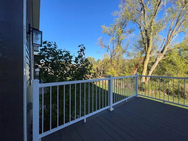 $469,900 | 2592 Farmington Way, Unit 17, Suamico, WI 54313