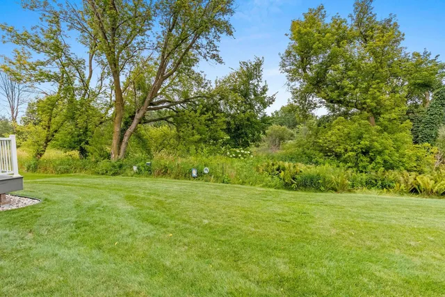 $469,900 | 2592 Farmington Way, Unit 17, Suamico, WI 54313