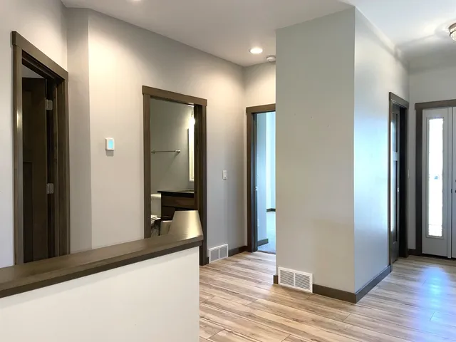 $469,900 | 2592 Farmington Way, Unit 17, Suamico, WI 54313