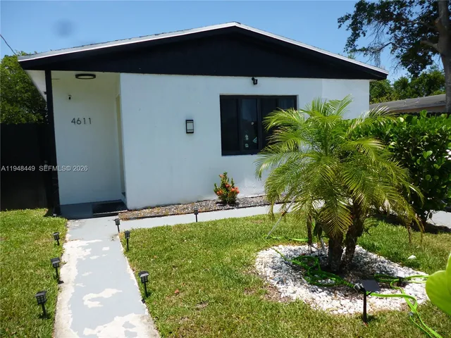 $1,400 | 4611 Southwest 19th Street, Unit 1, West Park, FL 33023