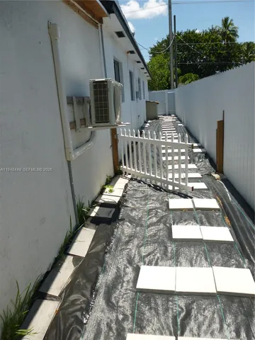 $1,400 | 4611 Southwest 19th Street, Unit 1, West Park, FL 33023