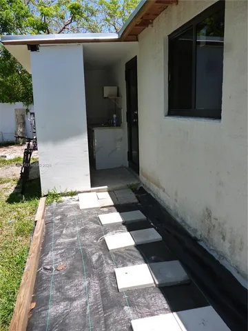 $1,400 | 4611 Southwest 19th Street, Unit 1, West Park, FL 33023
