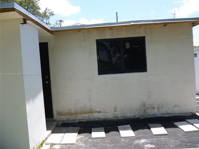 $1,400 | 4611 Southwest 19th Street, Unit 1, West Park, FL 33023