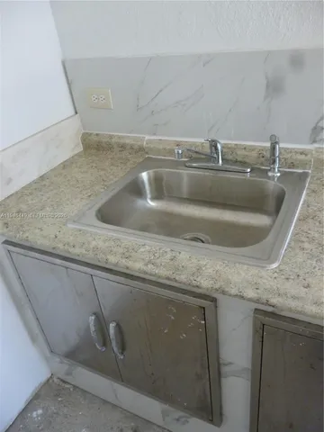 $1,400 | 4611 Southwest 19th Street, Unit 1, West Park, FL 33023