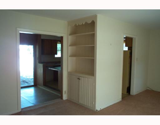 626 Vaky Street Corpus Christi, TX 78404 - Photo 2 of 7 a view of a kitchen from the hallway