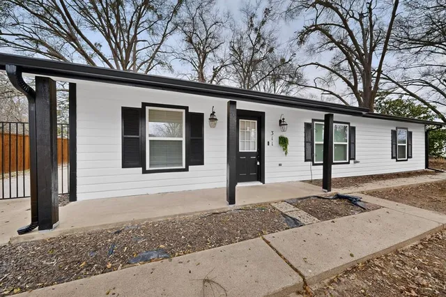 $1,795 | 311 Floyd Street, Winnsboro, TX 75494