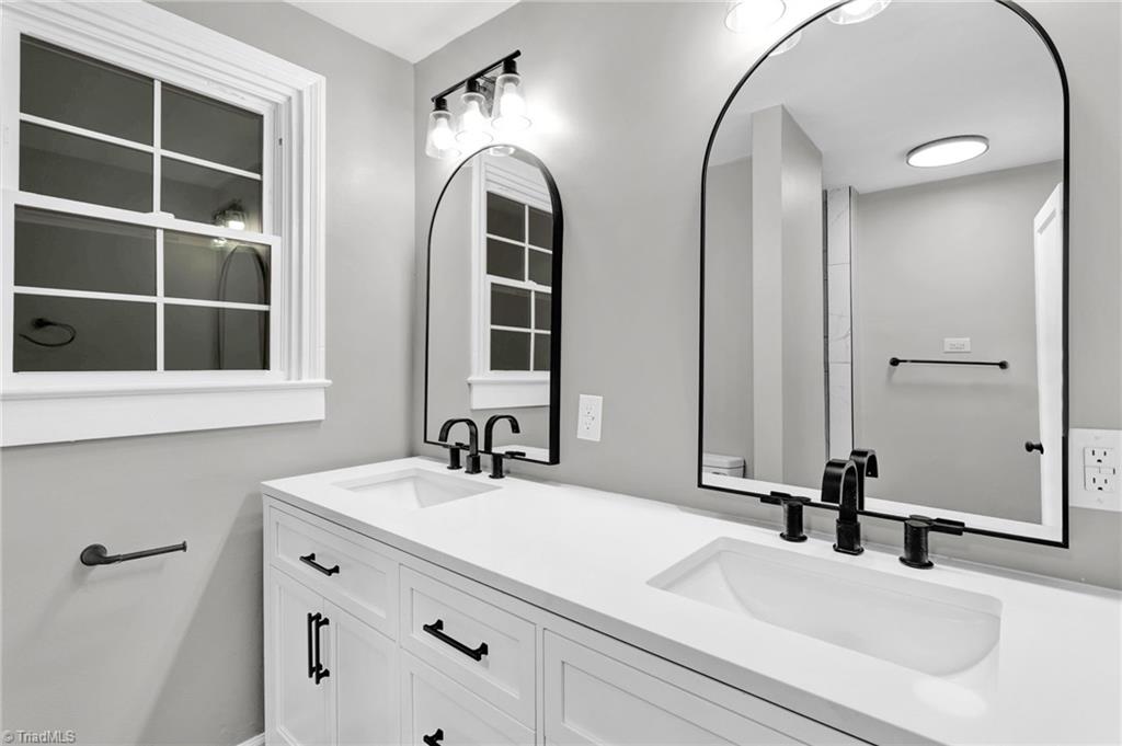 2820 Polo Road Winston-Salem, NC 27106 - Photo 23 of 50 Bathroom on Second Floor