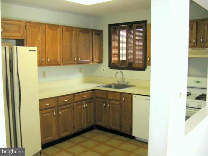 163-1 Echelon Road Voorhees, NJ 08043 - Photo 8 of 18 Gallery Image 8