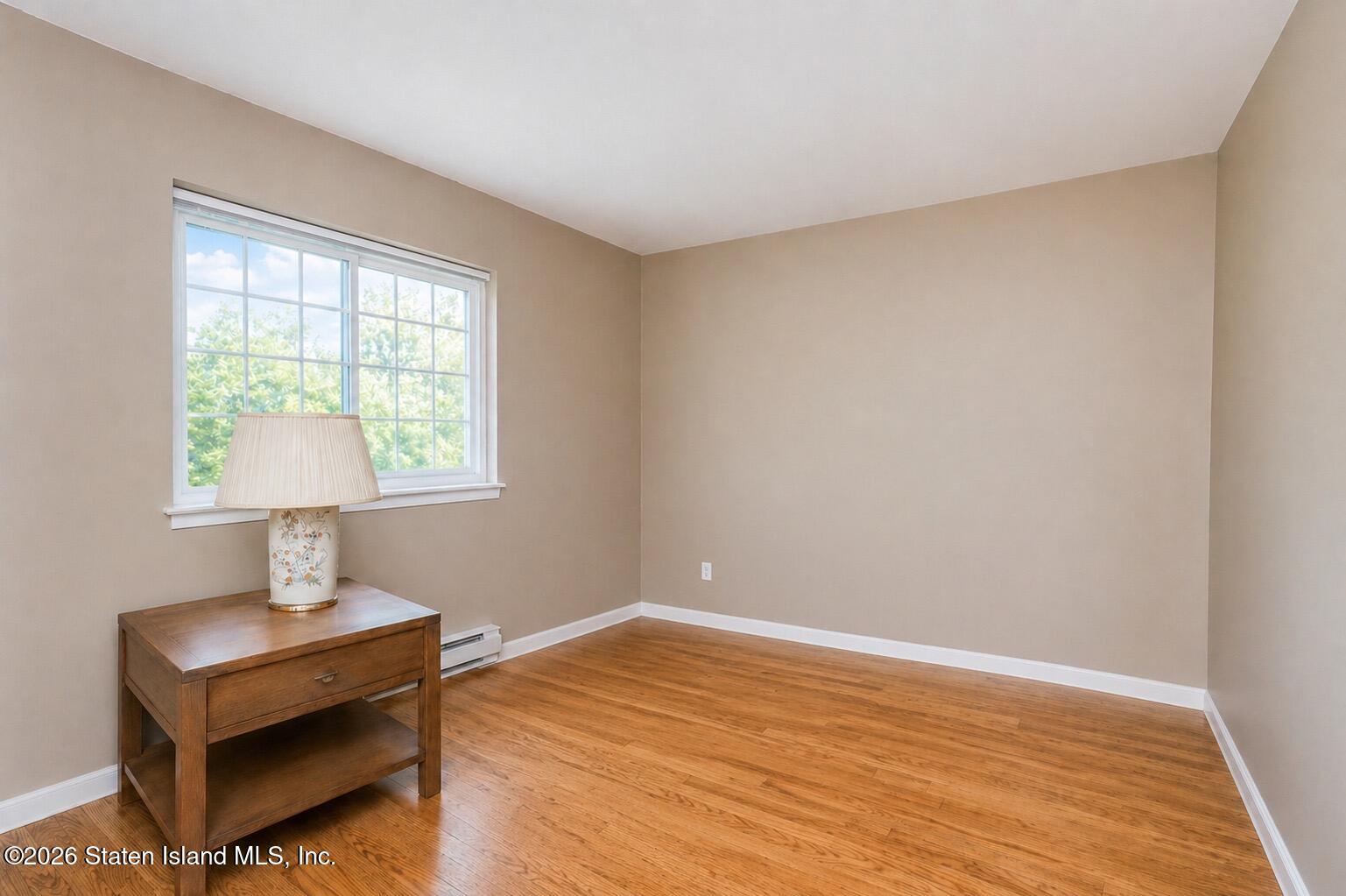 160 Devon Loop, Unit 2 Staten Island, NY 10314 - Photo 3 of 17 Photo Apr 28 2026, 2 21 09 PM
