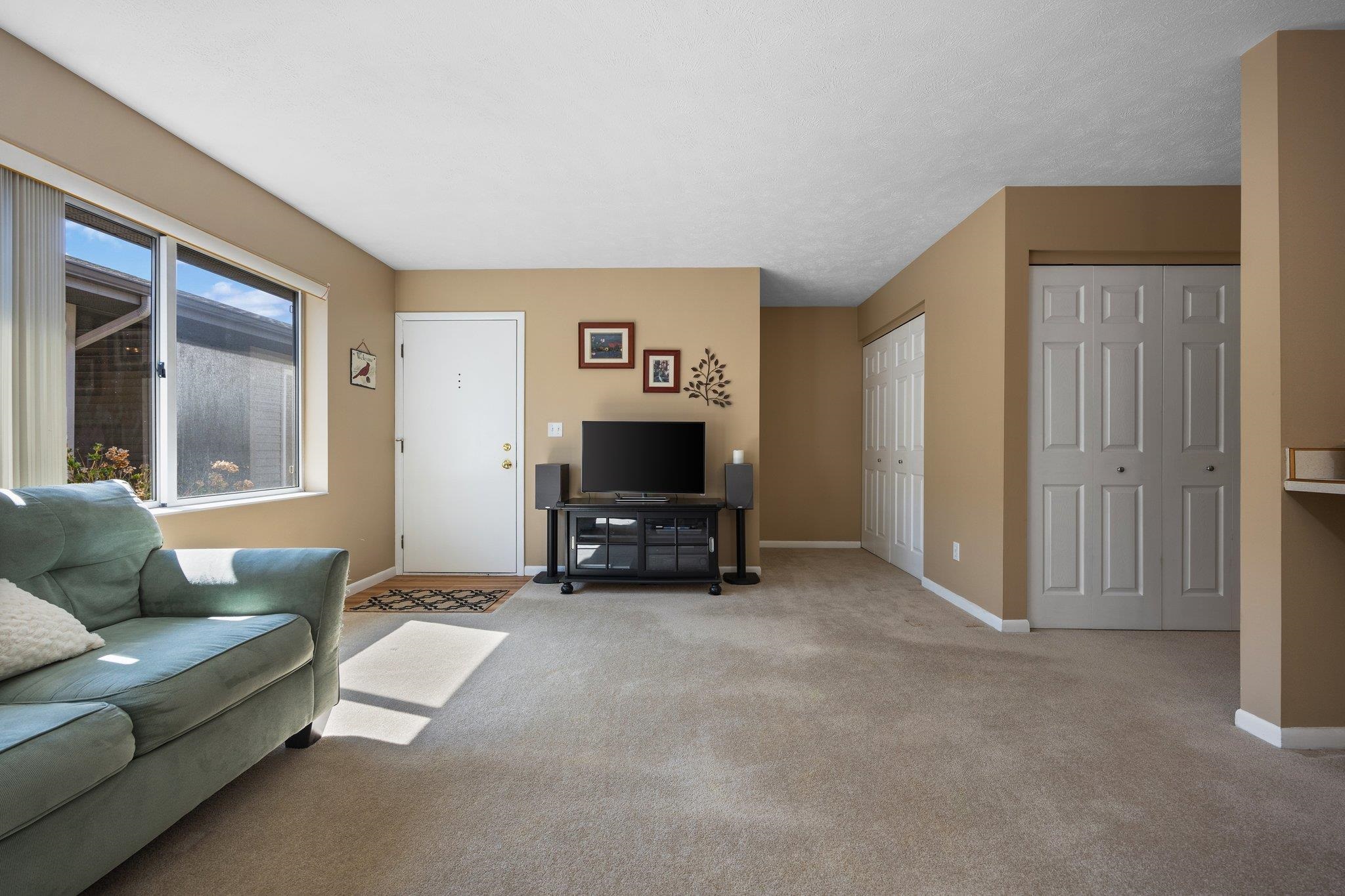 5327 Gray Road, Unit 16 Traverse City, MI 49684 - Photo 6 of 43 Gallery Image 6
