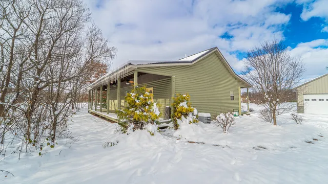 a view of outdoor space yard and porch