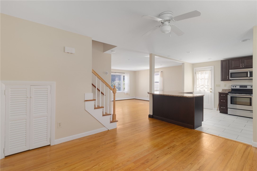 9 Chestnut Hill Road, Unit B Middletown, RI 02842 - Photo 4 of 34 Gallery Image 4