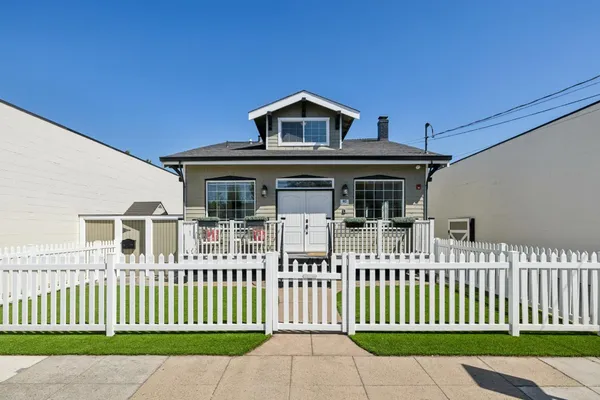 $2,598,000 | 917 Howard Avenue, Burlingame, CA 94010