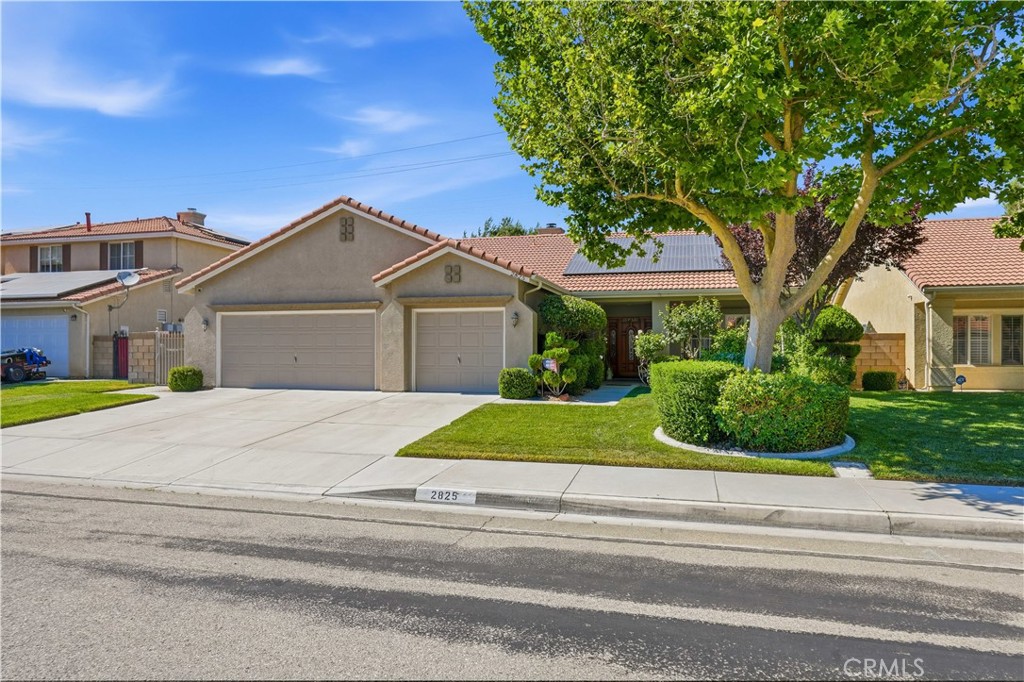 2825 Legends Way Lancaster, CA 93536 - Photo 2 of 36