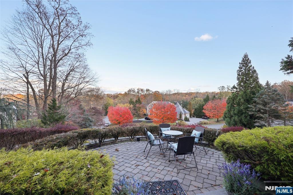 14 Henion Garden Mahwah, NJ 07430 - Photo 33 of 38 a view of a terrace with sitting area