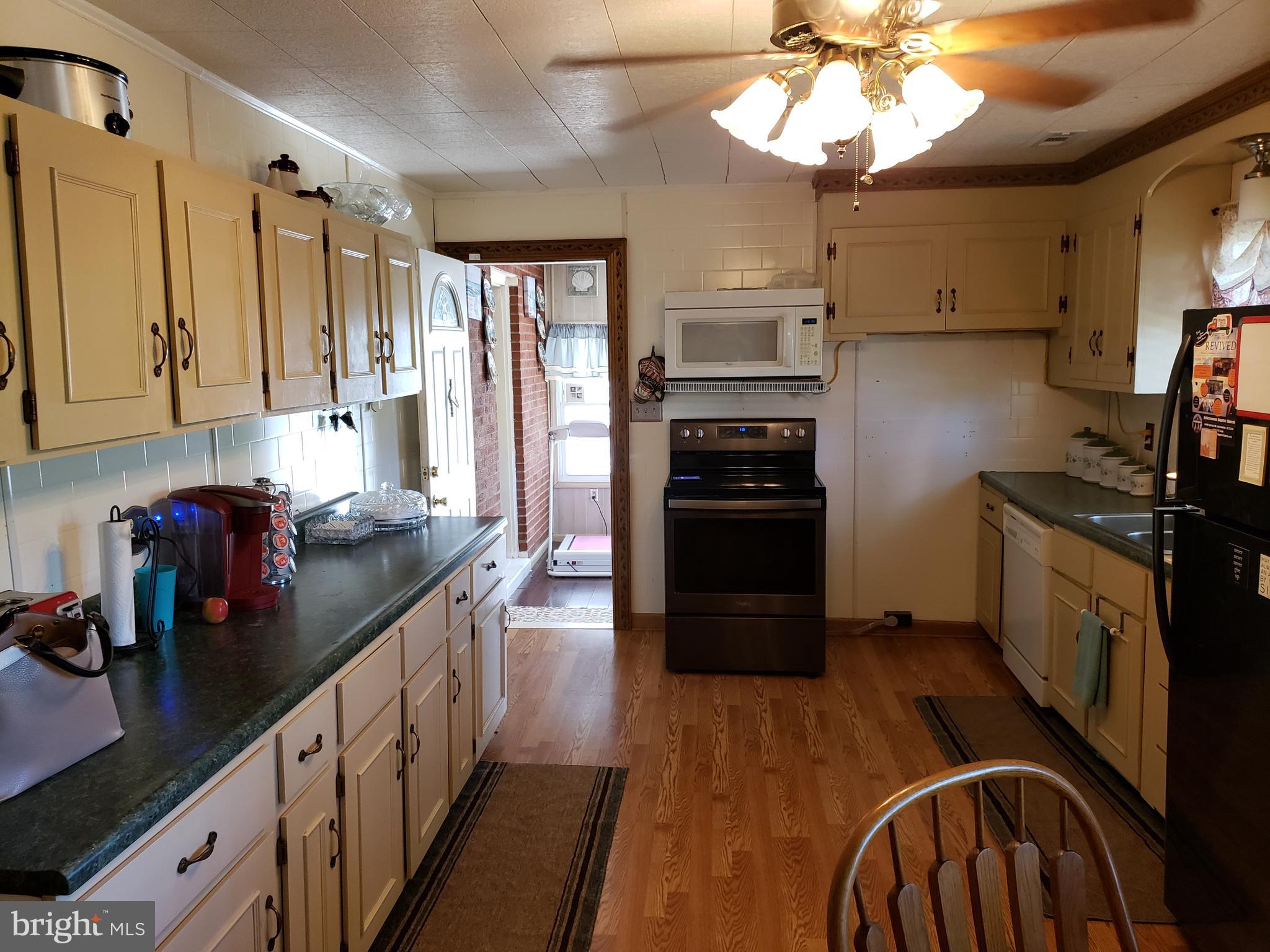 20026 Mt Pony Road Culpeper, VA 22701 - Photo 8 of 22 KITCHEN