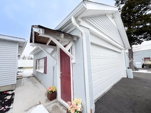 $2,500 | 509 North Main Street, Hebron, IN 46341